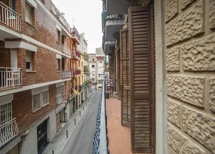 P2SAL11 - Elegant Apartment in Carrer de Salinas
